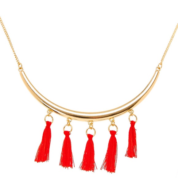 Red tassel statement necklace - Picture 3 of 3